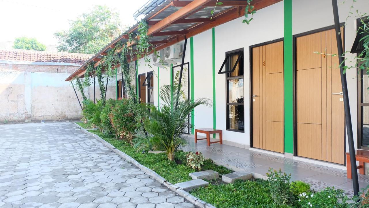 Hotel Jogja Kili Suci By Simply Homy Джок'якарта Екстер'єр фото