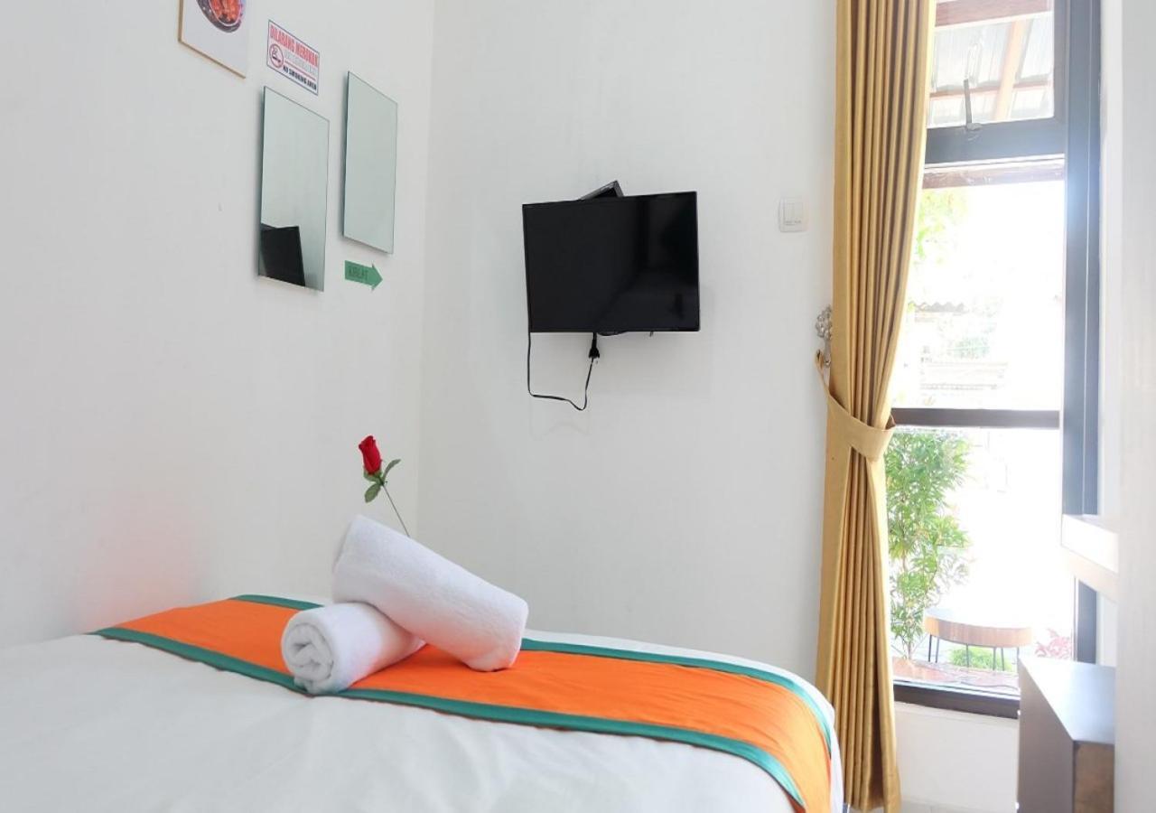 Hotel Jogja Kili Suci By Simply Homy Джок'якарта Екстер'єр фото
